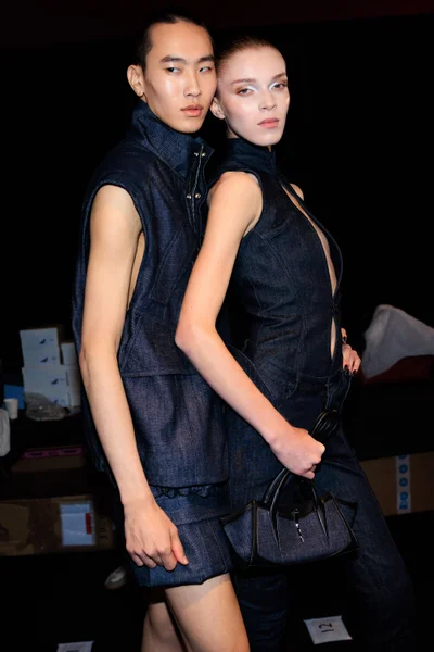 Look 16